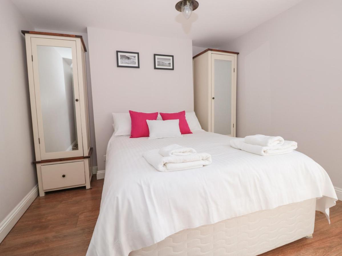 Upper 3 Apartment Dartmouth Bagian luar foto