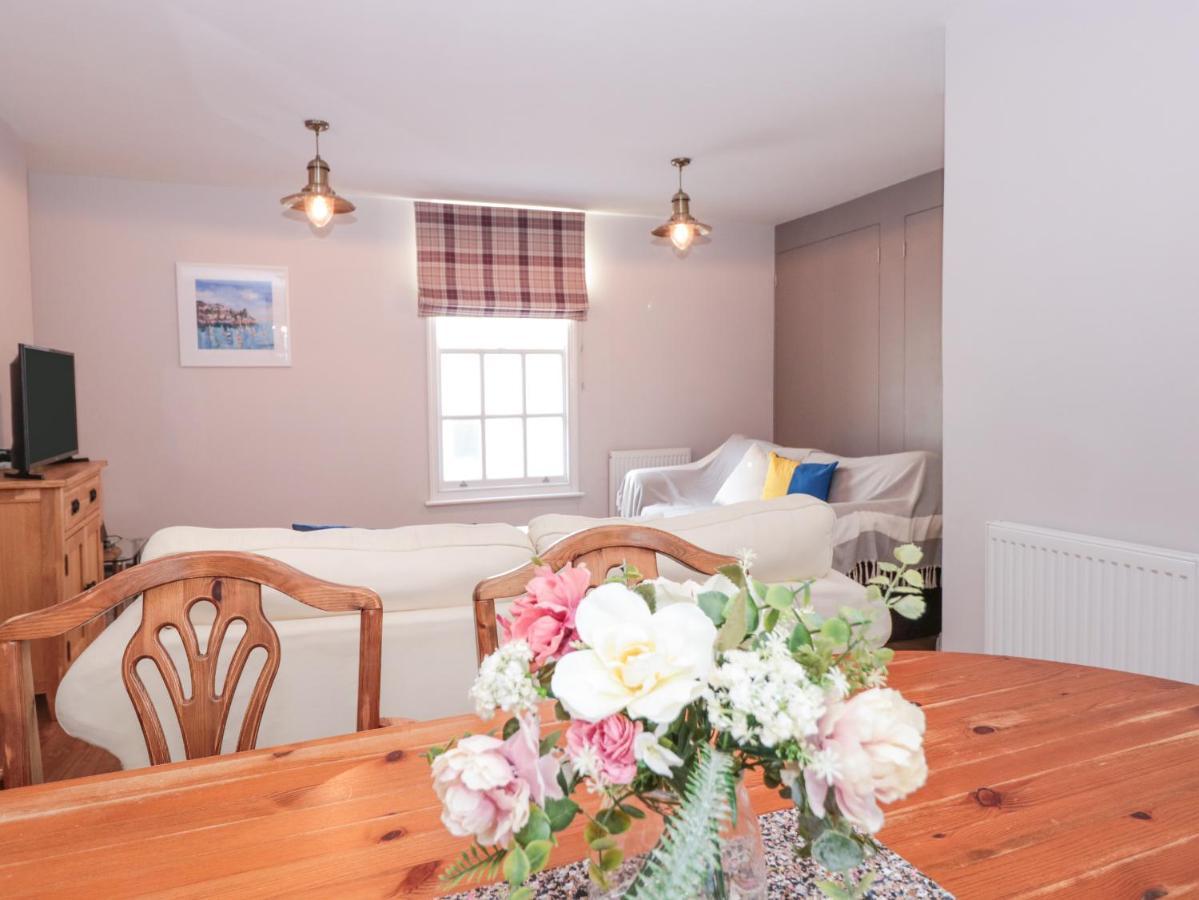 Upper 3 Apartment Dartmouth Bagian luar foto