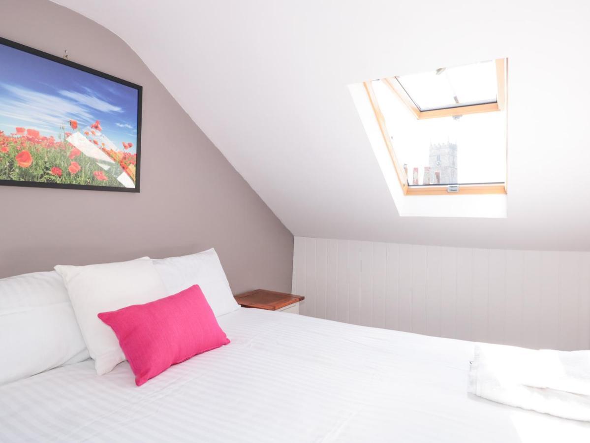 Upper 3 Apartment Dartmouth Bagian luar foto